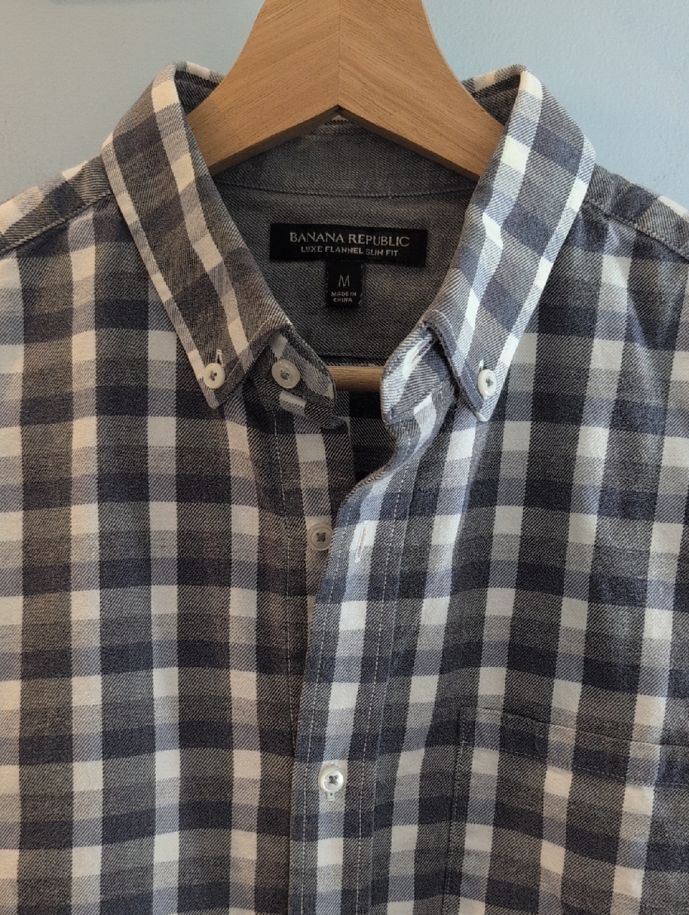 Banana Republic Men's Medium Slim Fit Luxe Flannel Button Down Plaid Shirt